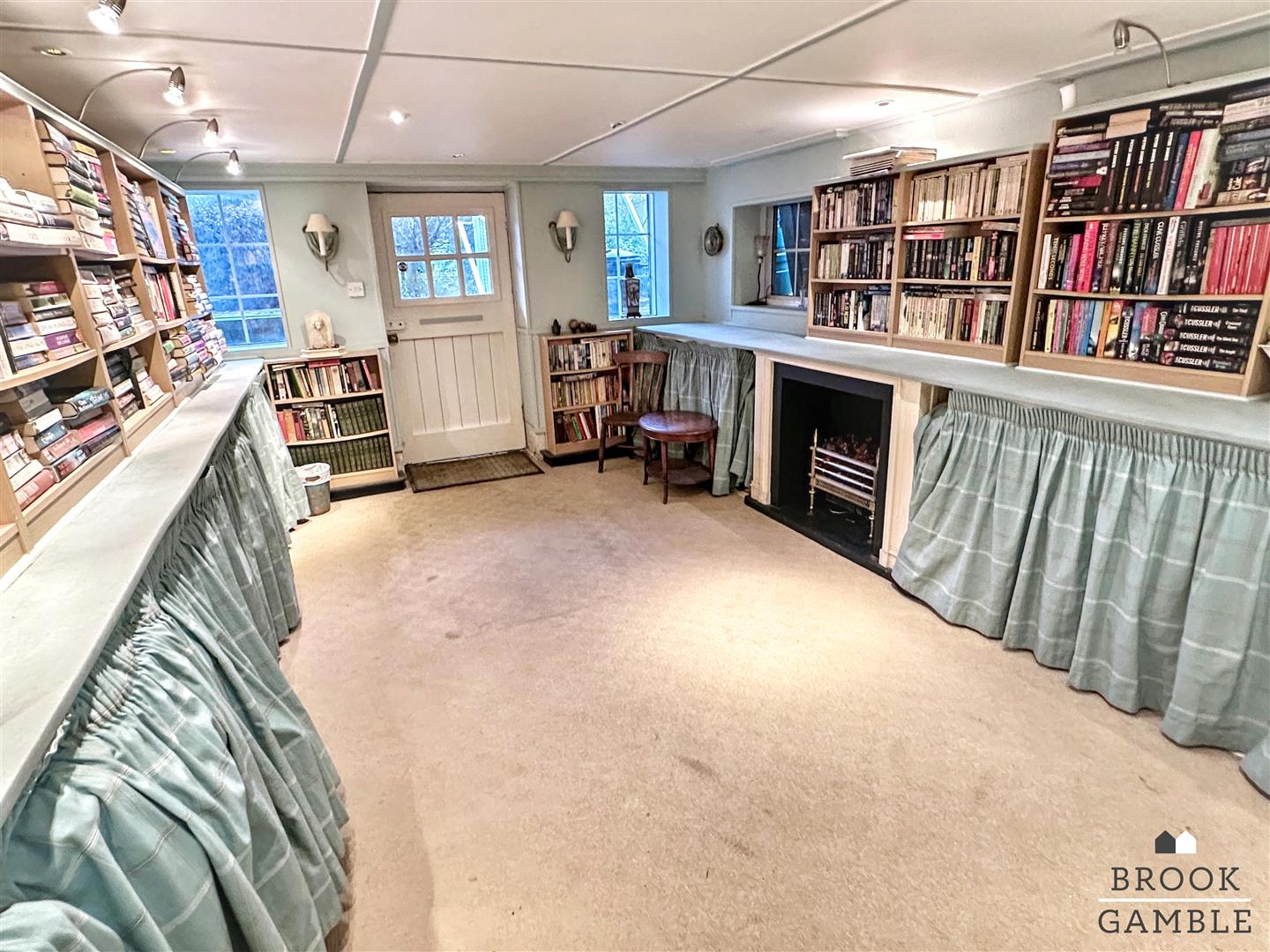 4 Bedroom House - Detached. Le Brun Road in Eastbourne, 35